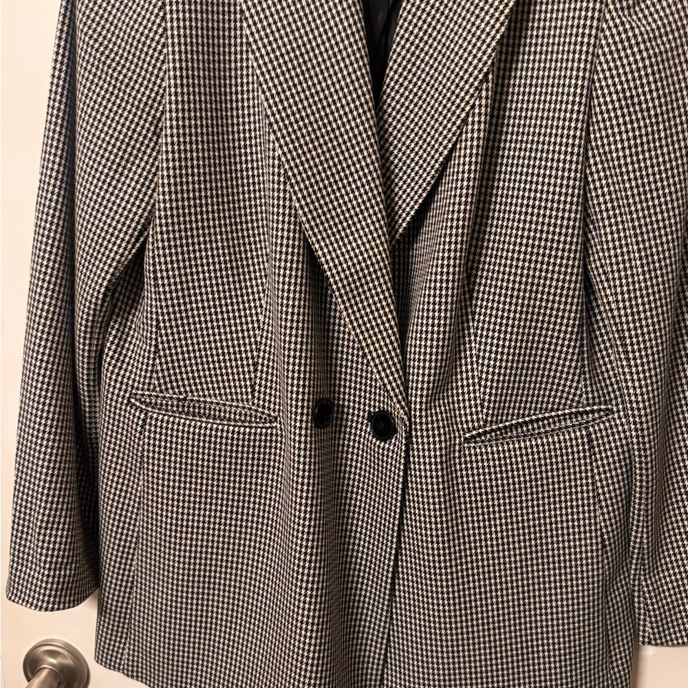 NEW Black and White Houndstooth Blazer